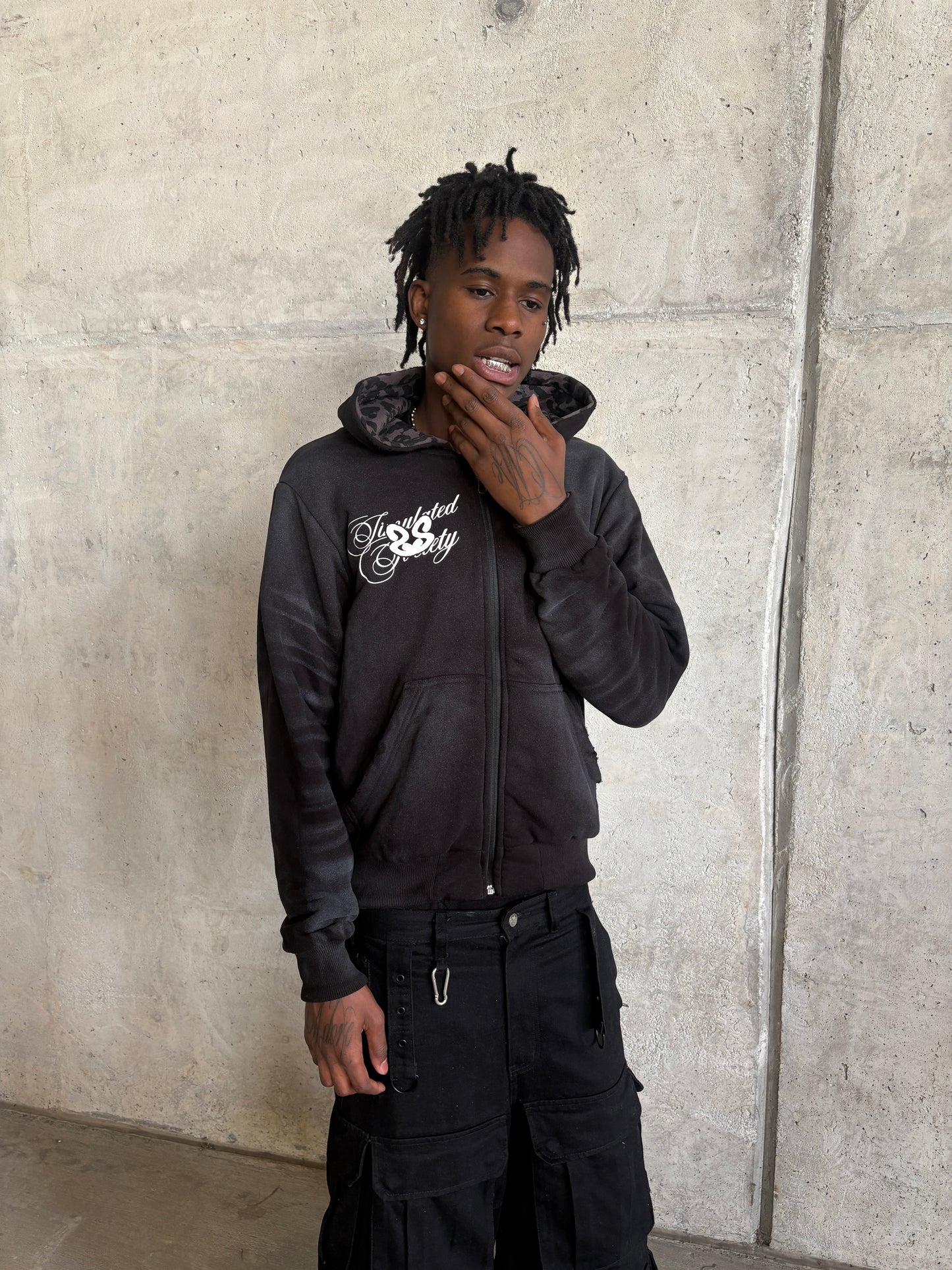 “DREAMS KILL FEAR”reversible zip up