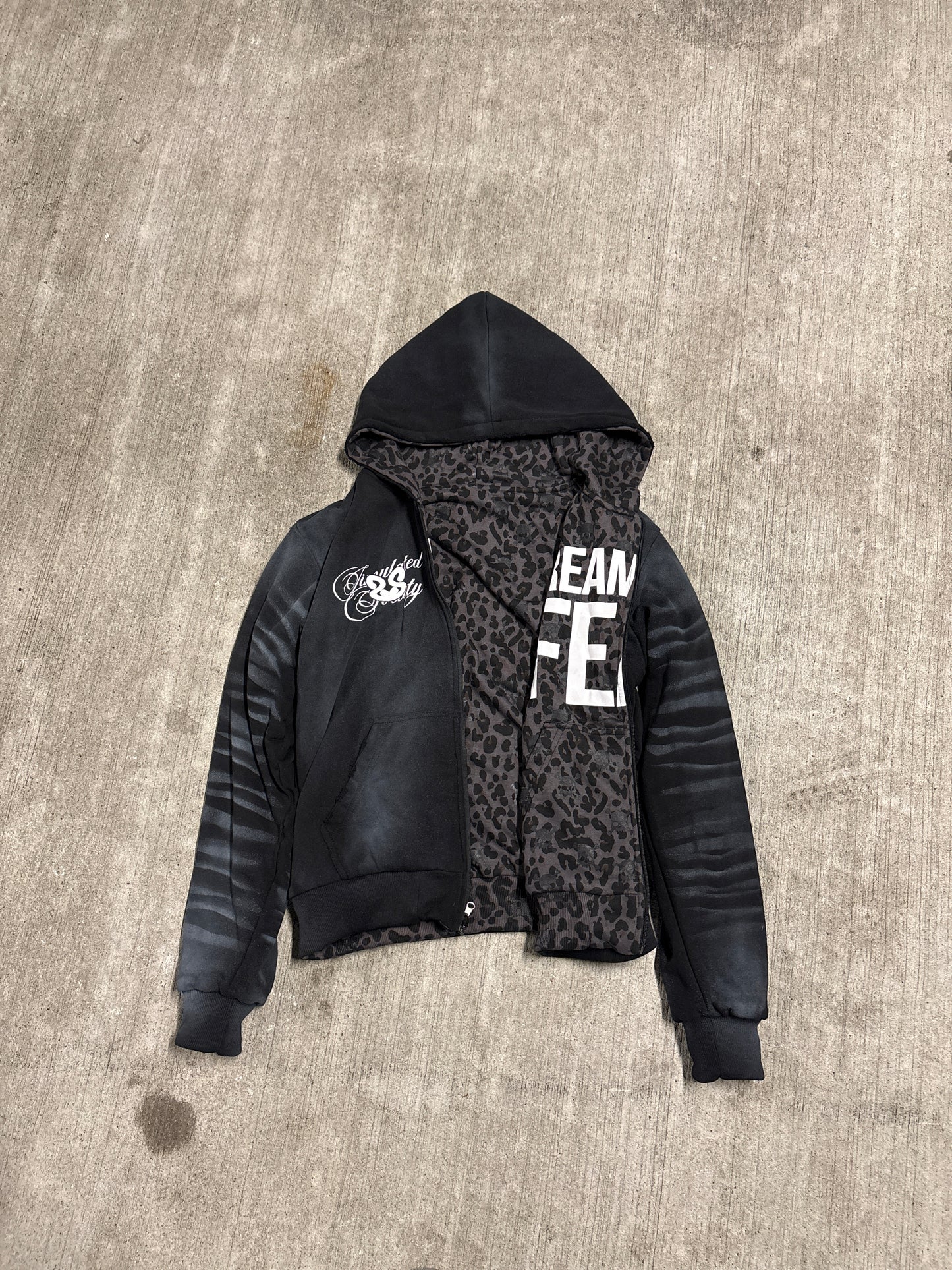 “DREAMS KILL FEAR”reversible zip up