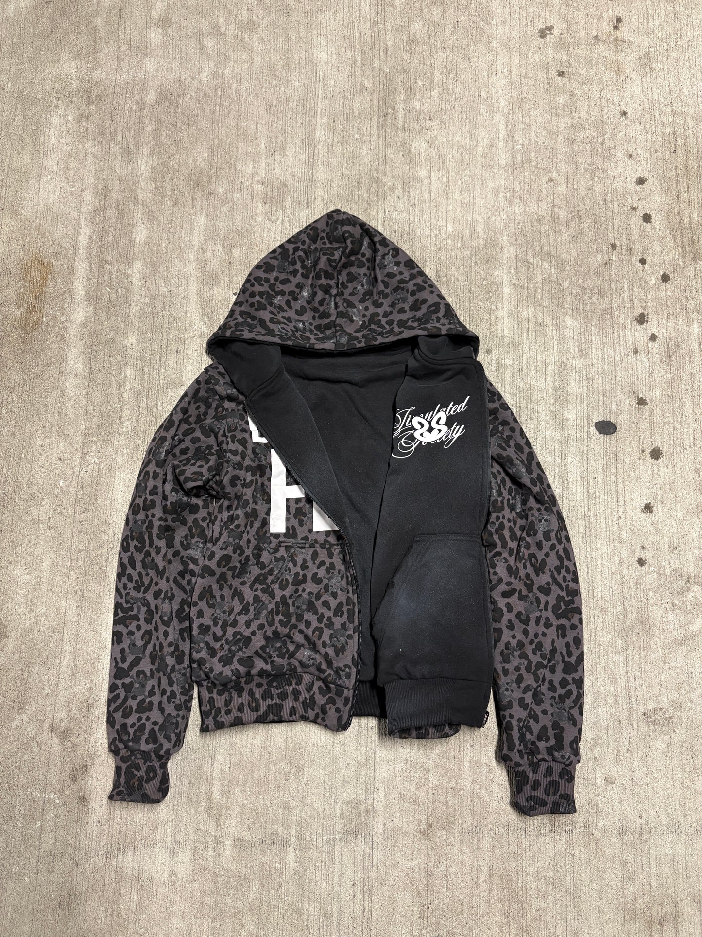 “DREAMS KILL FEAR”reversible zip up