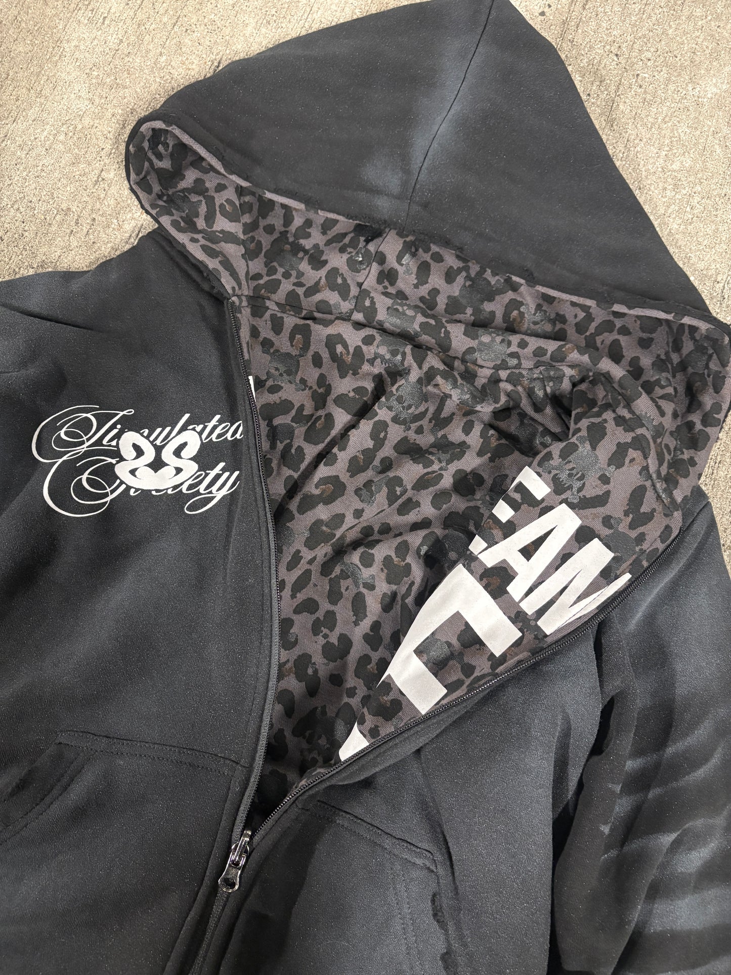 “DREAMS KILL FEAR”reversible zip up
